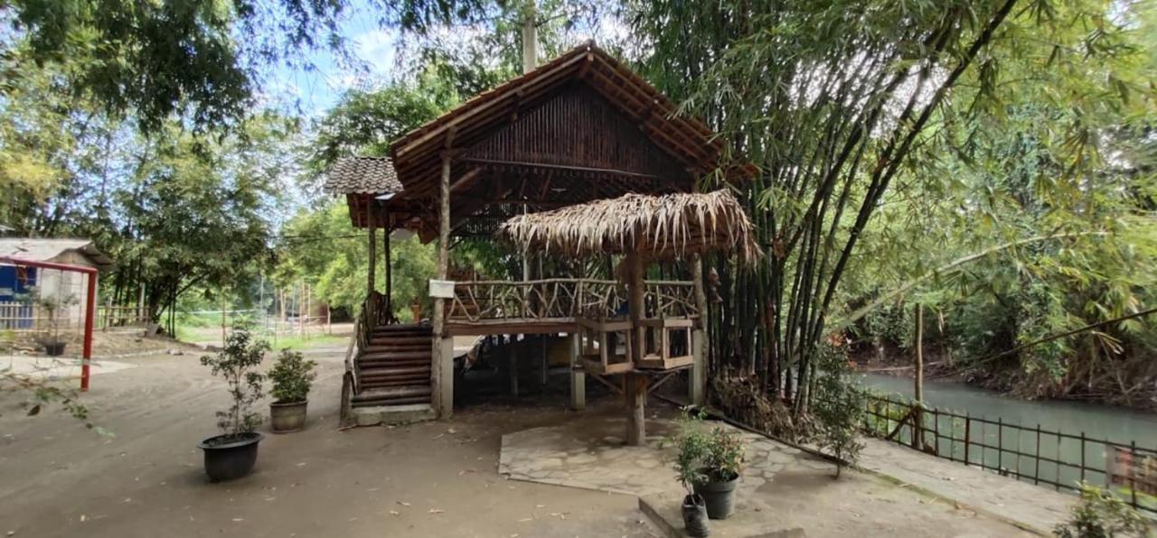 Gerbang Banyu Langit Cottage バントル エクステリア 写真
